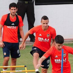 Marcelino le dará la manija al dúo Soler-Parejo ante el Athletic