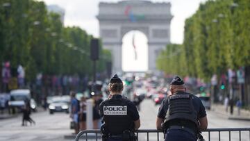 21/07/2024 21 July 2024, France, Paris: Two police officers stand behind a barrier, the Arc de Triomphe can be seen in the background, ahead of Paris 2024 Olympic Games. Photo: Michael Kappeler/dpa
DEPORTES
Michael Kappeler/dpa