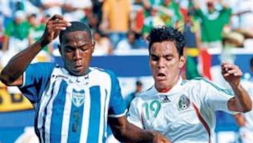 <b>FUTURO INCIERTO. </b>El Deportivo trata de colocar a Omar Bravo en el mercado mexicano, pero todavía no lo ha conseguido.