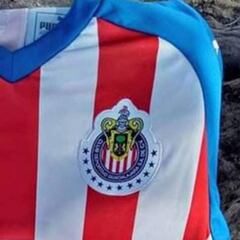 Filtran imágenes del posible nuevo jersey de Chivas