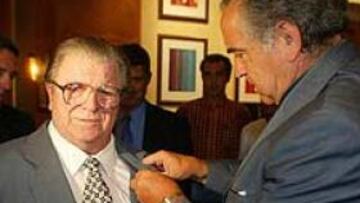 <b>RECONOCIMIENTO.</B> El CSD ha premiado a Puskas con la Medalla de Oro al Mérito Deportivo como reconocimiento a su brillante carrera deportiva.
