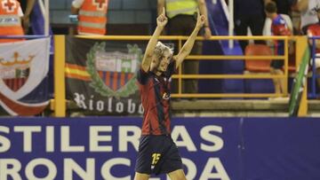 Cristian Rodr&iacute;guez, celebrando un gol con el Extremadura.