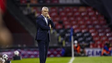 Javier Aguirre en el partido contra Cruz Azul