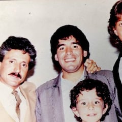 Circula en redes foto de Luis Miguel con Maradona