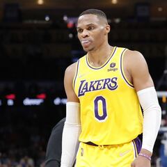 Westbrook despide a su agente mientras se negocia su traspaso