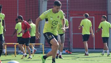 MANU DEL MORAL ENTRENANDO CON EL NASTIC DE TARRAGONA.