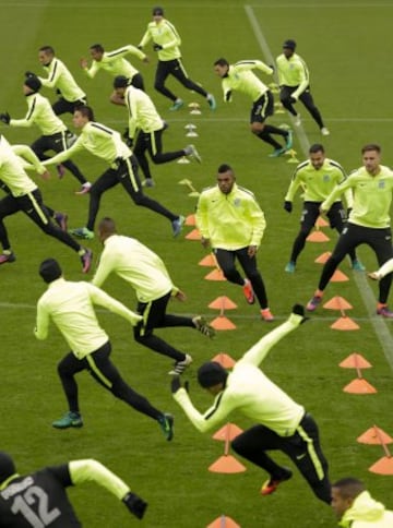 Los jugadores de Atlético Nacional asisten al entrenamiento del equipo en Osaka. En la semifinal del Mundial de Clubes se verá con el Kashima Antlers en Suita, Japón.