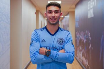 Debutó en la U con Ángel Guillermo Hoyos en 2017. La falta de opciones lo llevaron a partir. Hoy juega en la MLS.