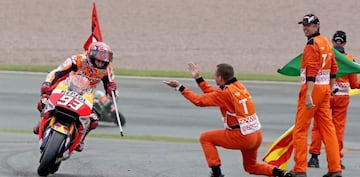 Márquez celebra su victoria en Sachsenring.