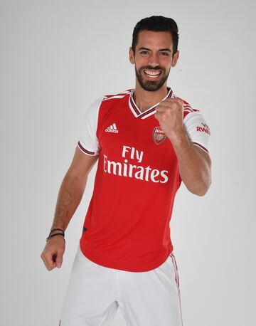 Un trotamundos que lleg¨® al Arsenal a comienzos de 2020, tras convertirse en el primer jugador espa?ol en ganar la Copa Libertadores: lo hizo a finales de 2019 con el Flamengo. Defensa central, tiene contrato con los 'gunners' hasta 2024. Su valor de mrcado es de 7 millones de euros.