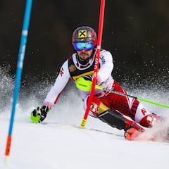 Hirscher lidera un 'triplete' austriaco en el eslalon
