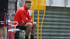 Pizzi tuvo una charla con Mena en el hotel de concentración