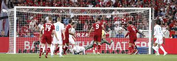 Mane scores and it's 1-1.