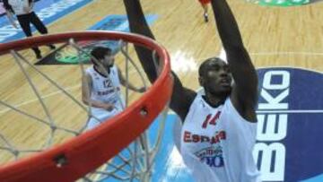 <b>POCO IBAKA. </b>Scariolo casi no utilizó al pívot en la segunda parte.