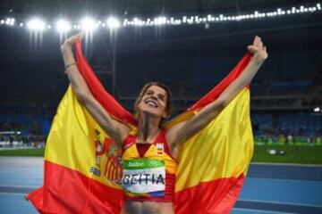 La saltadora cántabra consiguió con un salto de 1,97 metros la medalla de oro en salto de altura.