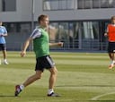Illarramendi se entrena con normalidad y Khedira, al margen