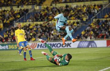 Ousmane Dembelé y Chichizola.