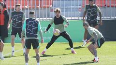 Griezmann, en la sesión del Atlético antes de recibir al Inter en la vuelta de octavos.