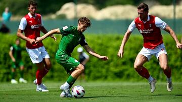 El Valencia quiere al juvenil del Elche Mario Guilabert