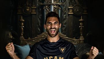 Arturo acuerda la rescisión de contrato con el Deportivo y se va al UCAM Murcia