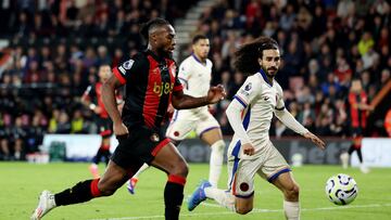 Soccer Football - Premier League - AFC Bournemouth v Chelsea - Vitality Stadium, Bournemouth, Britain - September 14, 2024 AFC Bournemouth's Antoine Semenyo in action with Chelsea's Marc Cucurella REUTERS/Isabel Infantes EDITORIAL USE ONLY. NO USE WITH UNAUTHORIZED AUDIO, VIDEO, DATA, FIXTURE LISTS, CLUB/LEAGUE LOGOS OR 'LIVE' SERVICES. ONLINE IN-MATCH USE LIMITED TO 120 IMAGES, NO VIDEO EMULATION. NO USE IN BETTING, GAMES OR SINGLE CLUB/LEAGUE/PLAYER PUBLICATIONS. PLEASE CONTACT YOUR ACCOUNT REPRESENTATIVE FOR FURTHER DETAILS..