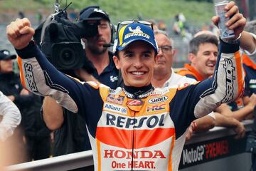 La pole de Márquez bajo la lluvia en Motegi