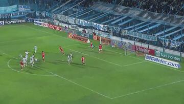 ¿Lesionado? Williams Alarcón brilla en Argentina con este golazo y Gareca lo sufre