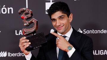 Jorge Martín, campeón de MotoGP, con su Premio AS 2024.