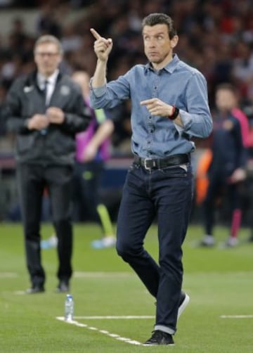 Actualmente es el segundo entrenador del FC Barcelona.
