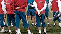 Sólo el césped artificial mantiene vivo el partido