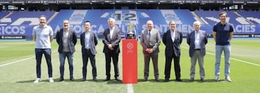 El Espanyol recibe el trofeo de campe車n de LaLiga Smartbank