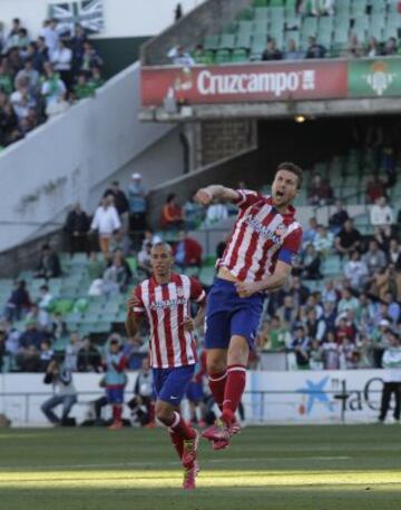 Gabi celebra el 0-1.