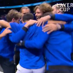 El momento en el que Alcaraz le daba la Laver a Europa: maravillosa celebración grupal