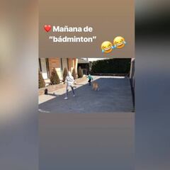 Georgina y Cristiano Jr. se divierten jugando al bádminton