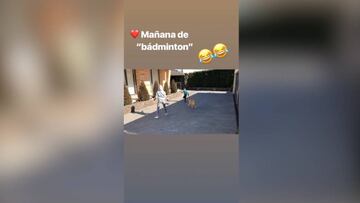 Georgina y Cristiano Jr. se divierten jugando al bádminton