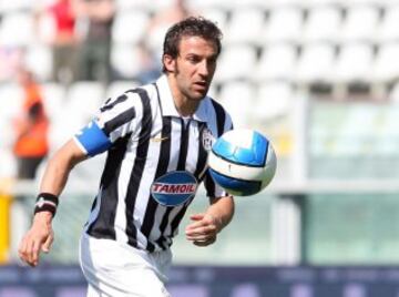 9 de noviembre de 1974: Nace Alessandro Del Piero, futbolista italiano, campeón del mundo en Alemania 2006.