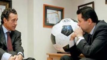 <b>HENRY</b>. "Es un gran jugador que opta por derecho propio al FIFA World Player".