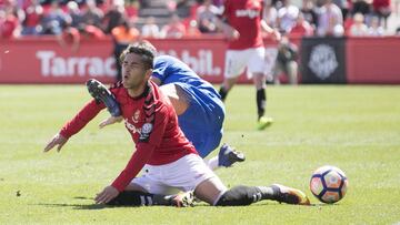 El Nou Estadi lastra al Nàstic de Merino, que vuela fuera