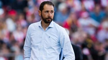 The one-man Machín taking on the big clubs one game at a time