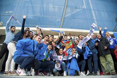 La Real cumplió la promesa de invitar a un partido a los habitantes de Becerril de Campos (Palencia) después de jugar la Copa contra los palentinos. 500 becerrileños presenciaron el partido del Reale Arena y disfrutaron de un gran día. Algunos se acomodaron en tribuna y el equipo del pueblo, tras el banquillo local.