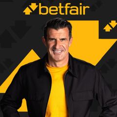 Gana con Betfair una camiseta del Real Madrid... ¡firmada por Luís Figo!