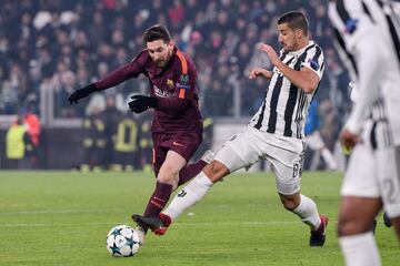 Lionel Messi con Sami Khedira.