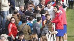 Manzano abre la puerta a la afición