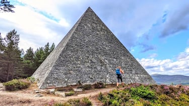 Ni extraterrestres ni civilizaciones perdidas: la pirámide negra de las Highlands de Escocia guarda un secreto real