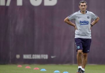 Ernesto Valverde coach (FC Barcelona)