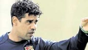 <b>Reservas.</b> "Prefiero tener a Ronaldinho al cien por cien ante el Milán"