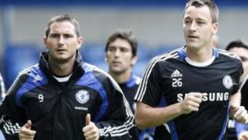 <b>RENOVADO.</b> Frank Lampard ha renovado con el Chelsea por cinco temporadas, por lo que seguramente se retire en el club londinense.
