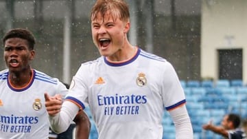 Andri Gudjohnsen celebra un gol con el Castilla.