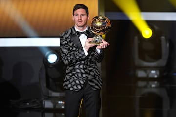 1º Messi (41,60% votos) | 2º Cristiano Ronaldo (23,68 votos) | 3º Iniesta (10,91 votos).