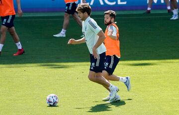 Marcos Alonso y Jordi Alba.